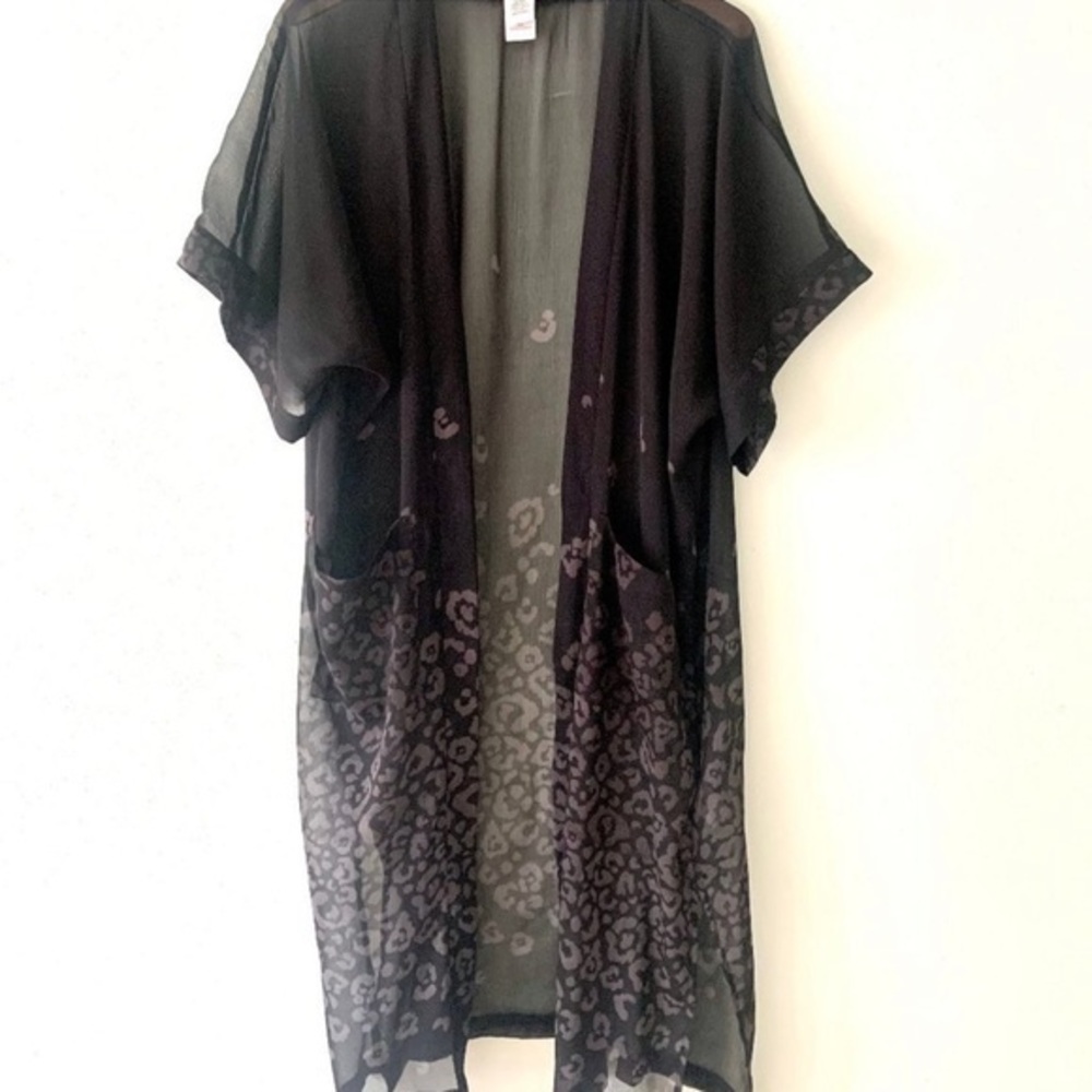 Rachel Zoe black sheer animal print midi length kimono one size